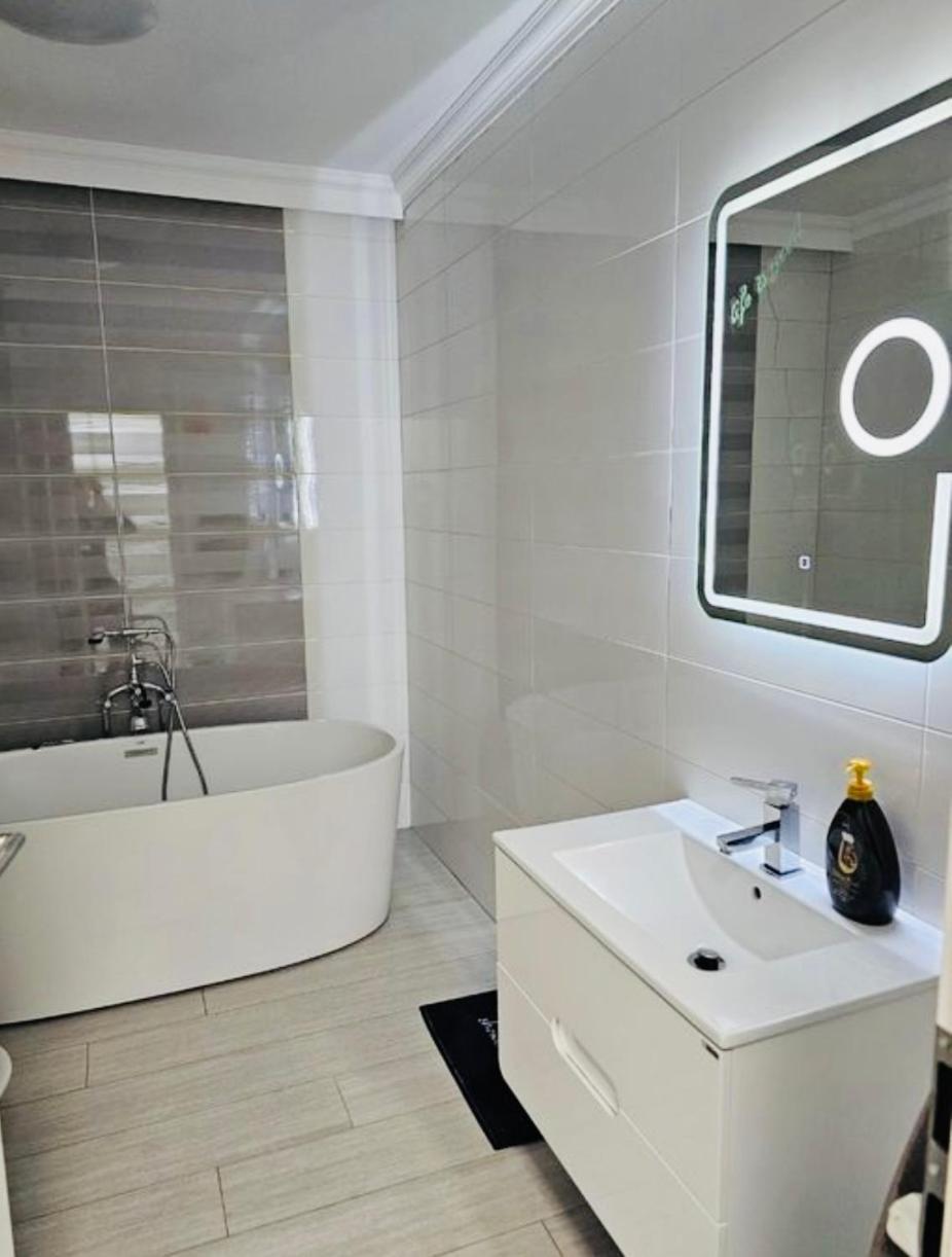 Segovia Apartament 2 Apartment Брашов Екстериор снимка